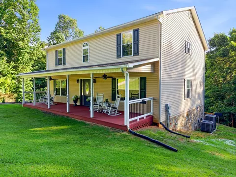 Exterior - 924 Sheila Ct, Talbott, TN 37877 photo 3 of 10