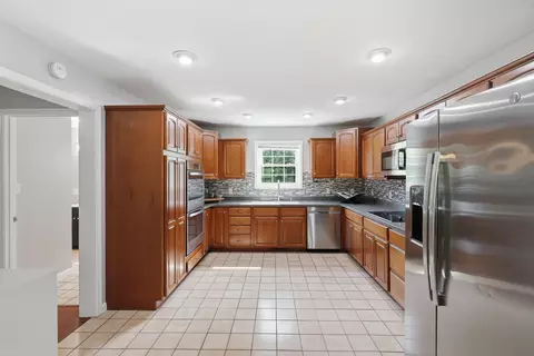 Kitchen - 924 Sheila Ct, Talbott, TN 37877 photo 1 of 6
