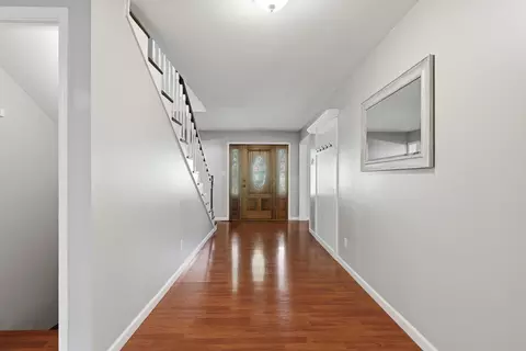 Entry Way - 924 Sheila Ct, Talbott, TN 37877 photo 2 of 5