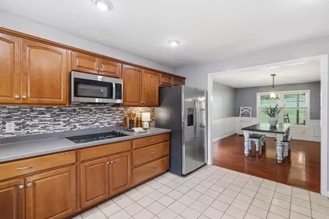 Kitchen - 924 Sheila Ct, Talbott, TN 37877 photo 3 of 6