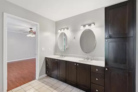 Bath - 924 Sheila Ct, Talbott, TN 37877 photo 5 of 8