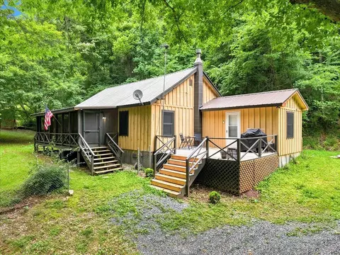888 Baysinger Rd, Newport, TN 37821