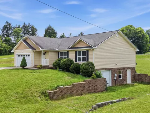 520 Calico Rd, Afton, TN 37616