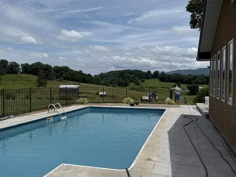 690 S Highway 340, Parrottsville, TN 37843