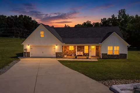 530 Shields Crossing Dr, Bean Station, TN 37708