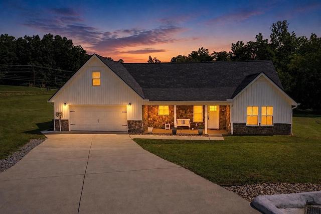 530 Shields Crossing Dr, Bean Station, TN 37708