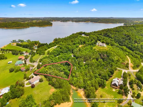 1393 Lake Front Dr, Dandridge, TN 37725