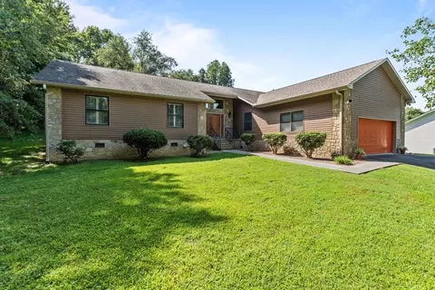 215 Back Nine Dr, Baneberry, TN 37890