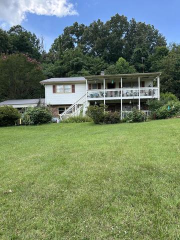141 Honeysuckle Ave, Surgoinsville, TN 37873