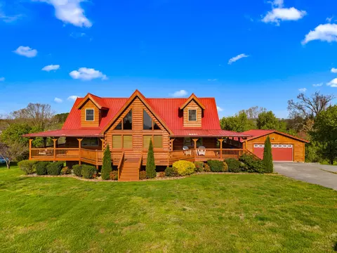 811 Pinnacle Dr, Dandridge, TN 37725