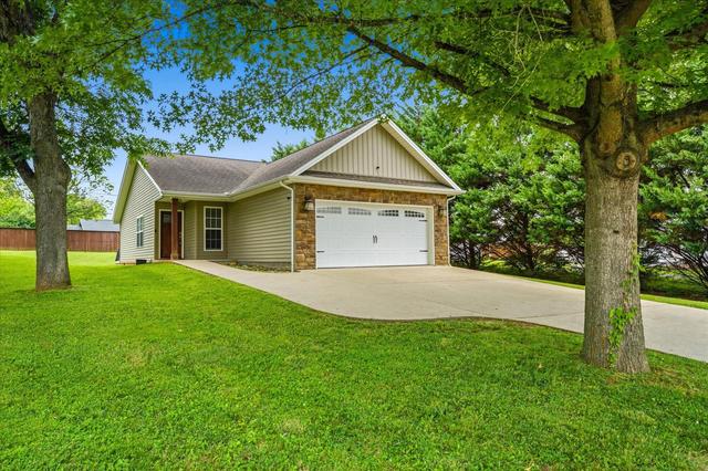 1513 S Sizer Ave, Jefferson City, TN 37760
