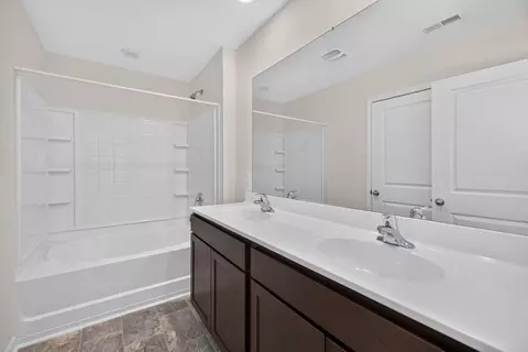 Bath - 216 Claire Pl, Talbott, TN 37877 photo 3 of 4