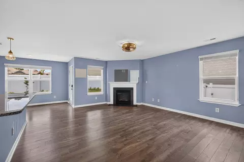 Living - 216 Claire Pl, Talbott, TN 37877 photo 2 of 3