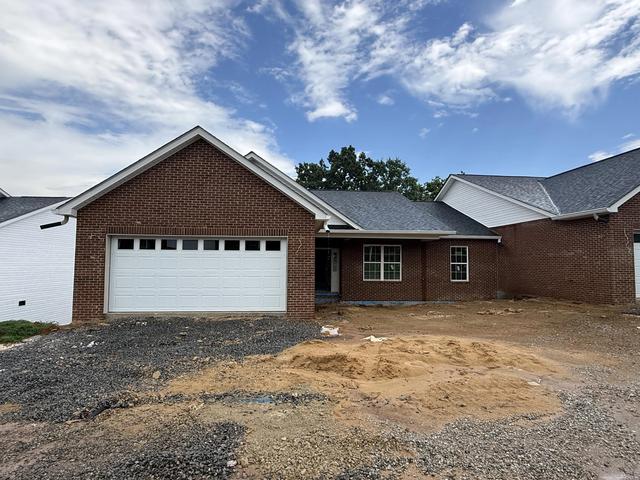 1053 Patriot Landing Dr, Dandridge, TN 37725