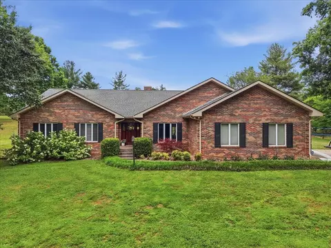 165 Fairway Dr, Greeneville, TN 37743