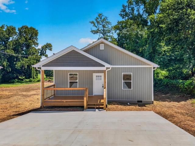 1122 N Church St, Morristown, TN 37814
