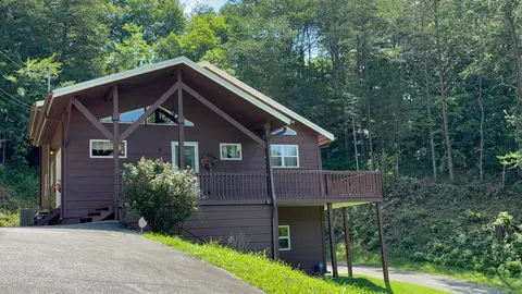 514 Indian Gap Rd, Sevierville, TN 37876