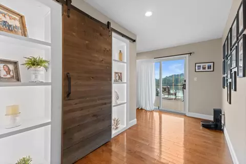 Entry Way - 8046 Greenbriar Rd, Talbott, TN 37877 photo 2 of 2