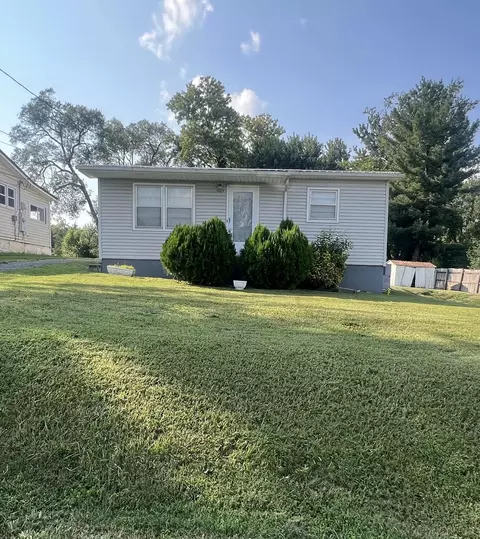 1107 E 5th North St, Morristown, TN 37814