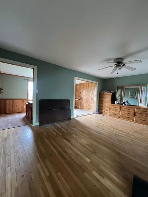 Bedroom - 672 S Chucky Pike, Talbott, TN 37877 photo 3 of 3