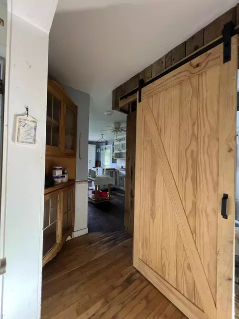 Entry Way - 672 S Chucky Pike, Talbott, TN 37877 photo 1 of 2