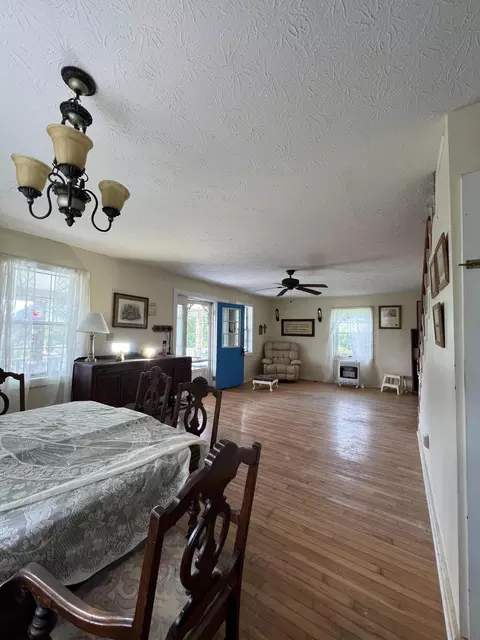 Dining - 672 S Chucky Pike, Talbott, TN 37877 photo 1 of 1