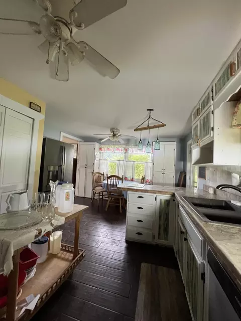 Kitchen - 672 S Chucky Pike, Talbott, TN 37877 photo 1 of 2