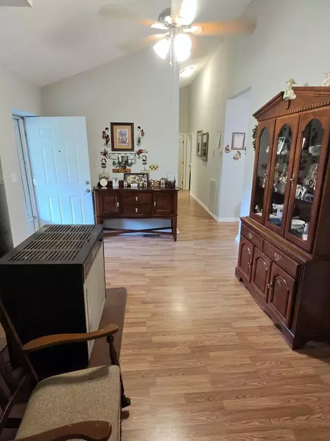 Entry Way - 3500 Poor Valley Rd, Rutledge, TN 37861 photo 2 of 5
