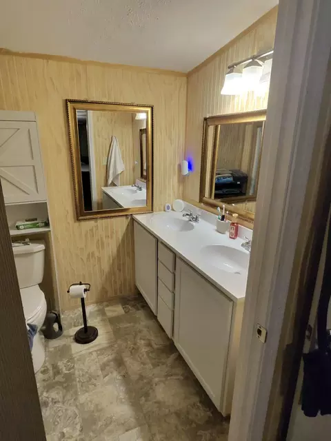 Bath - 3500 Poor Valley Rd, Rutledge, TN 37861 photo 6 of 6