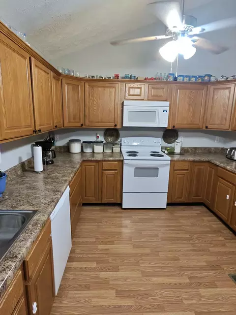 Kitchen - 3500 Poor Valley Rd, Rutledge, TN 37861 photo 2 of 3