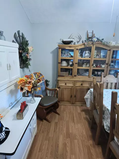 Dining - 3500 Poor Valley Rd, Rutledge, TN 37861 photo 1 of 2