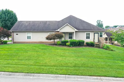 414 Lochmere Dr, Morristown, TN 37814