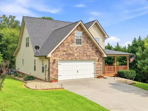 742 Bob O Dr, Dandridge, TN 37725