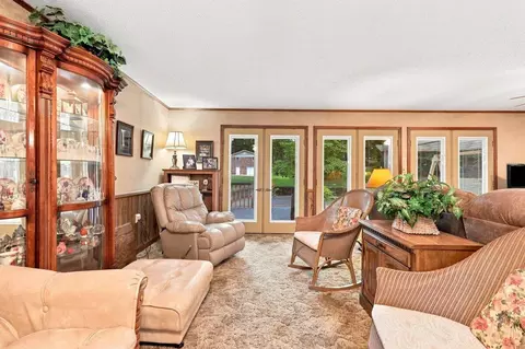 Living - 723 Whippoorwill Dr, Talbott, TN 37877 photo 4 of 8