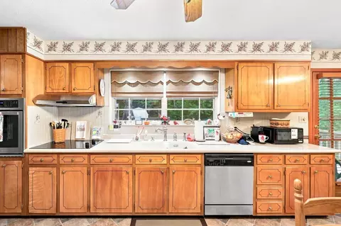 Kitchen - 723 Whippoorwill Dr, Talbott, TN 37877 photo 3 of 3