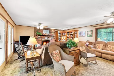 Living - 723 Whippoorwill Dr, Talbott, TN 37877 photo 2 of 8