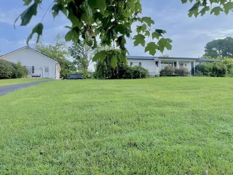 1114 Evergreen Trl, Dandridge, TN 37725