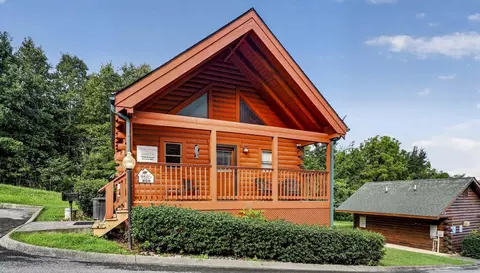 208 Moose Ridge Way, Pigeon Forge, TN 37863