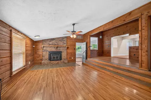 Living - 7403 Travis Rd, Talbott, TN 37877 photo 5 of 6