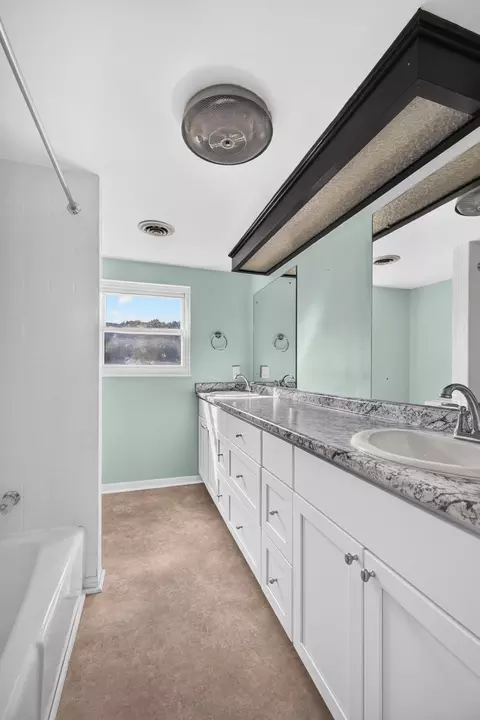 Bath - 7403 Travis Rd, Talbott, TN 37877 photo 3 of 3