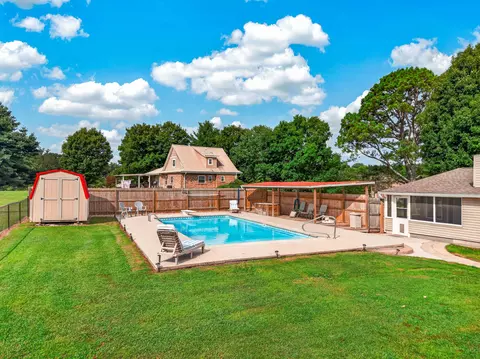 Exterior - 7403 Travis Rd, Talbott, TN 37877 photo 11 of 16