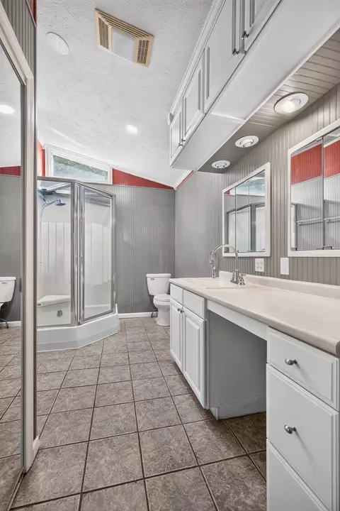 Bath - 7403 Travis Rd, Talbott, TN 37877 photo 1 of 3