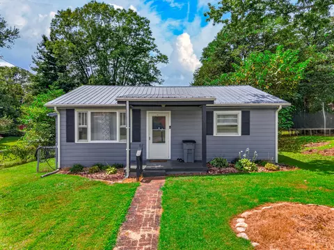 413 N Brownlow St, Rogersville, TN 37857