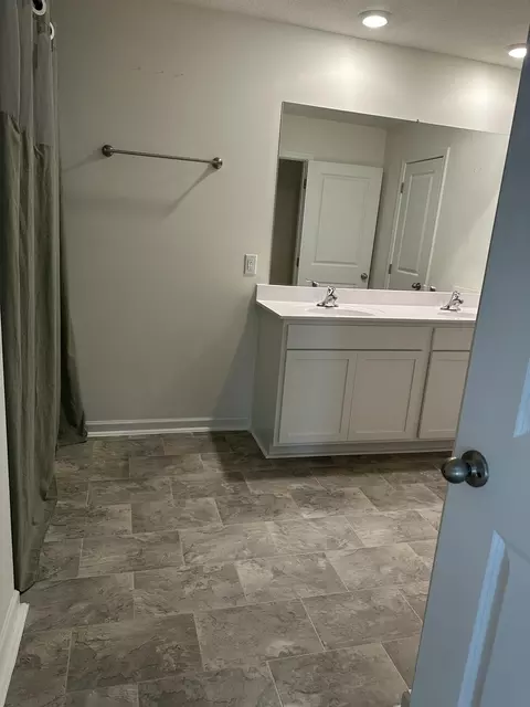 Bath - 324 Everleigh Cir, Talbott, TN 37877 photo 3 of 5