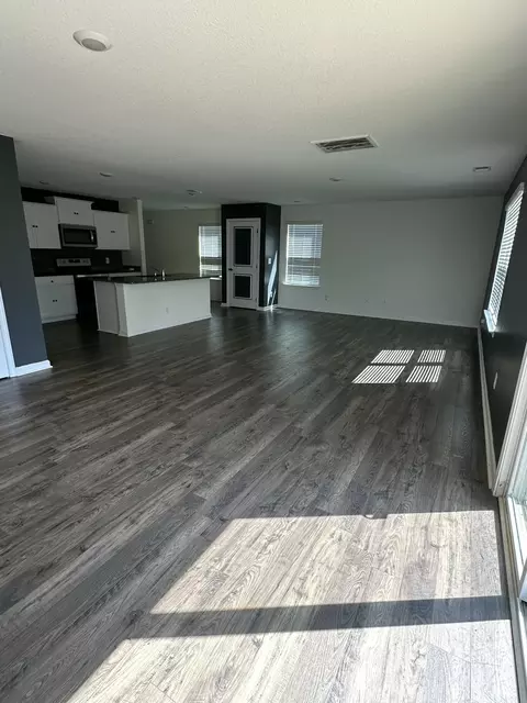 Living - 324 Everleigh Cir, Talbott, TN 37877 photo 3 of 3