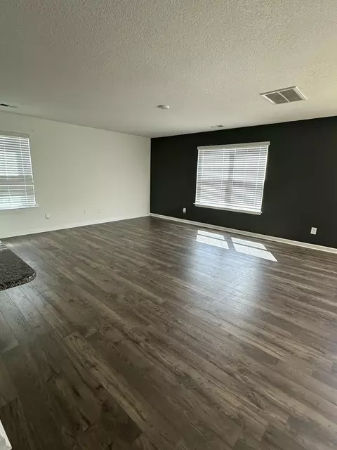 Living - 324 Everleigh Cir, Talbott, TN 37877 photo 2 of 3