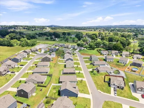 View/Area - 1032 Evan Ct, Talbott, TN 37877 photo 8 of 10