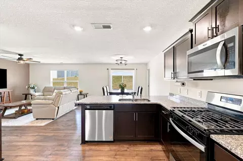 Kitchen - 1032 Evan Ct, Talbott, TN 37877 photo 2 of 3