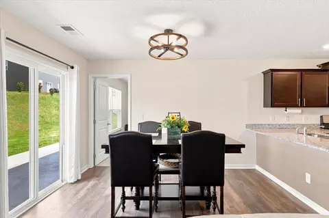 Dining - 1032 Evan Ct, Talbott, TN 37877 photo 2 of 3