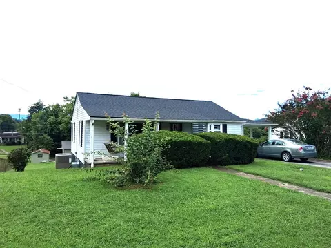205 English St, Newport, TN 37821